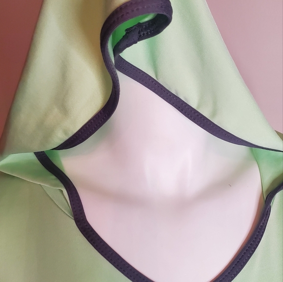 REEBOK -size M- PULLOVER/HOODIE - LONG SLEEVES - Picture 4 of 11